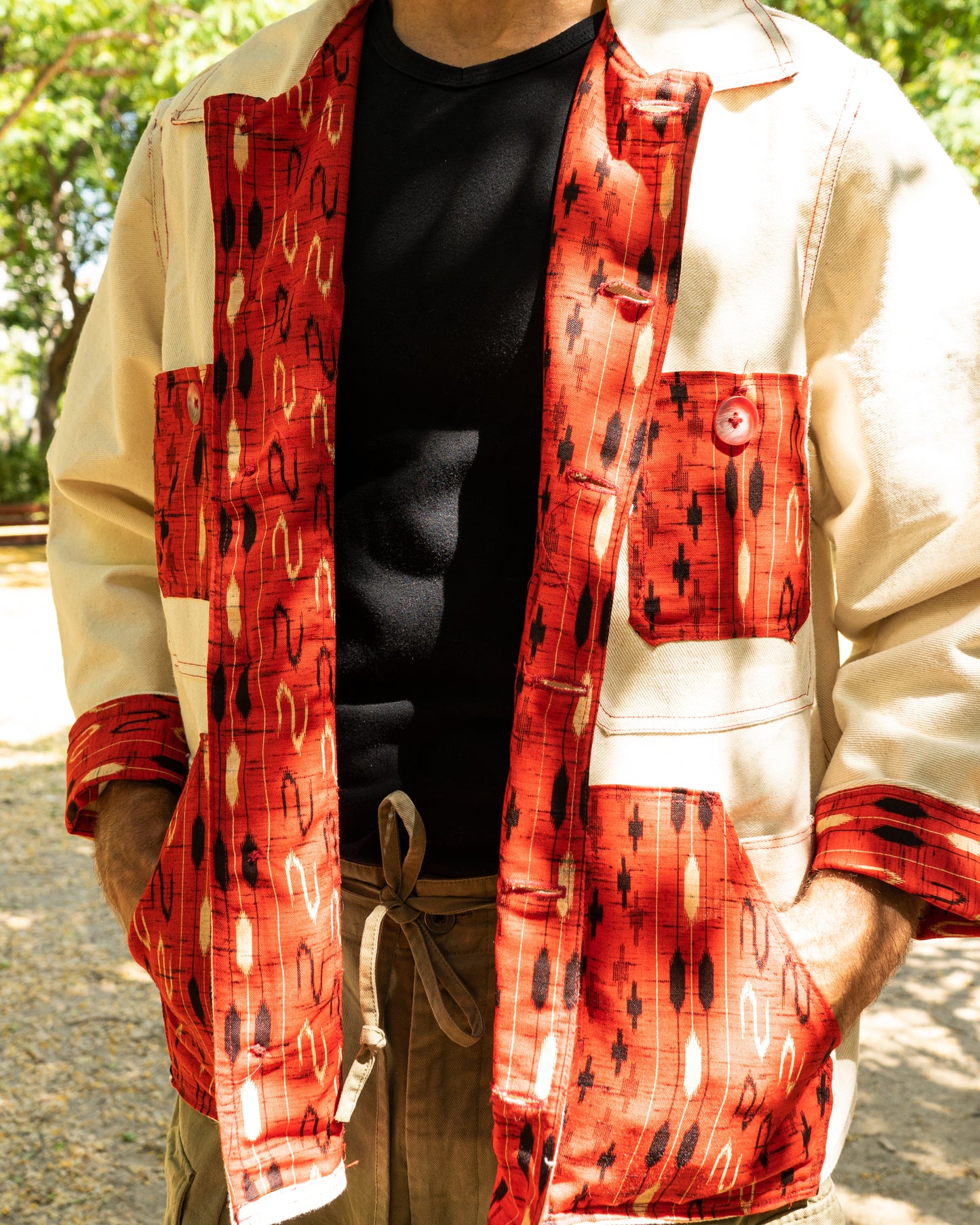 Uramasari White Worker Jacket - Red Ikat Kimono Lining