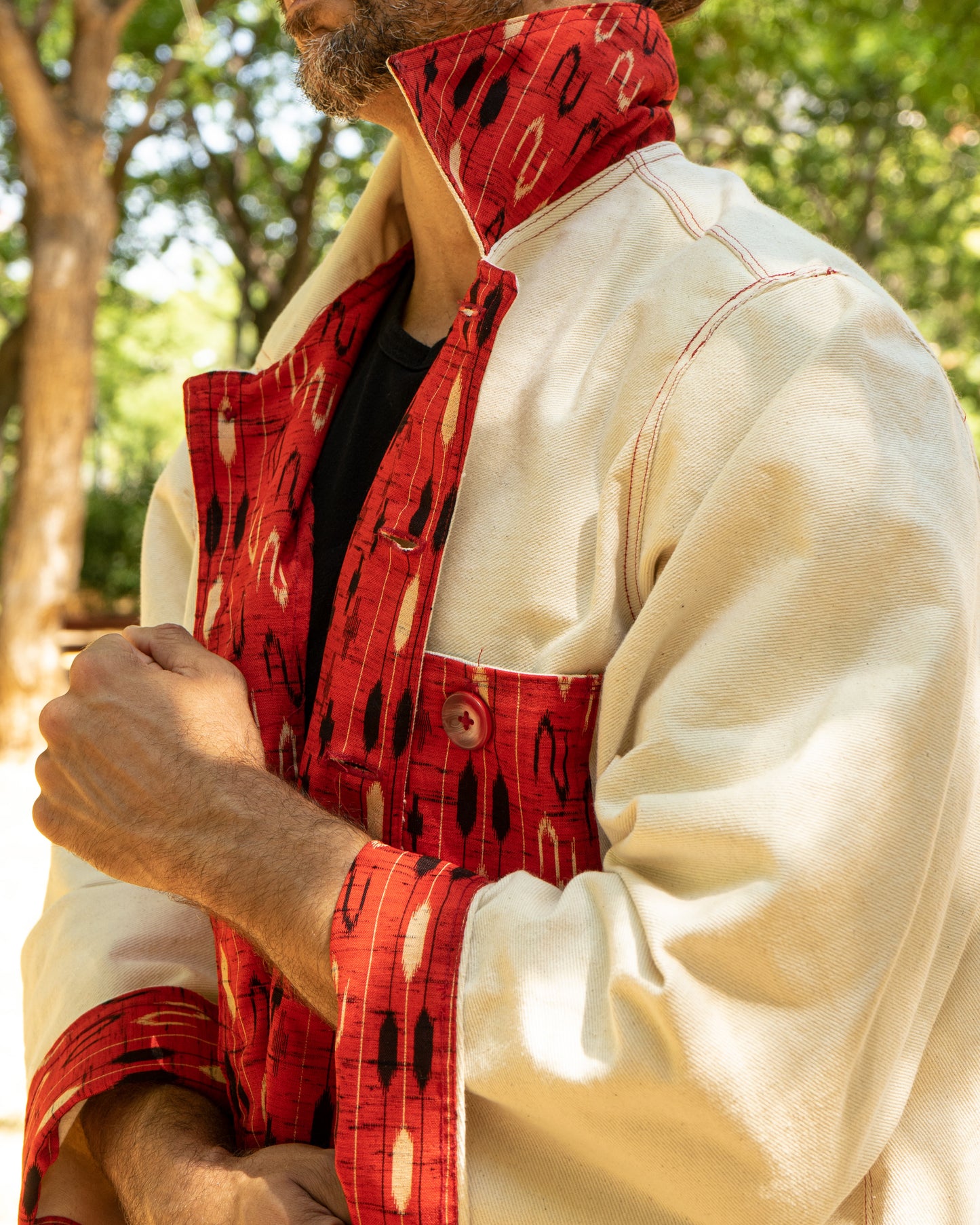 Uramasari White Worker Jacket - Red Ikat Kimono Lining