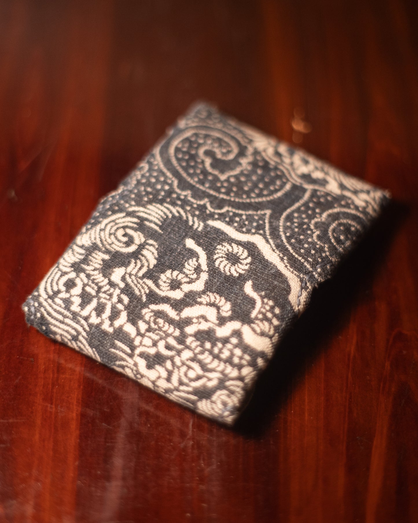 Daruma Furugi Card Holder